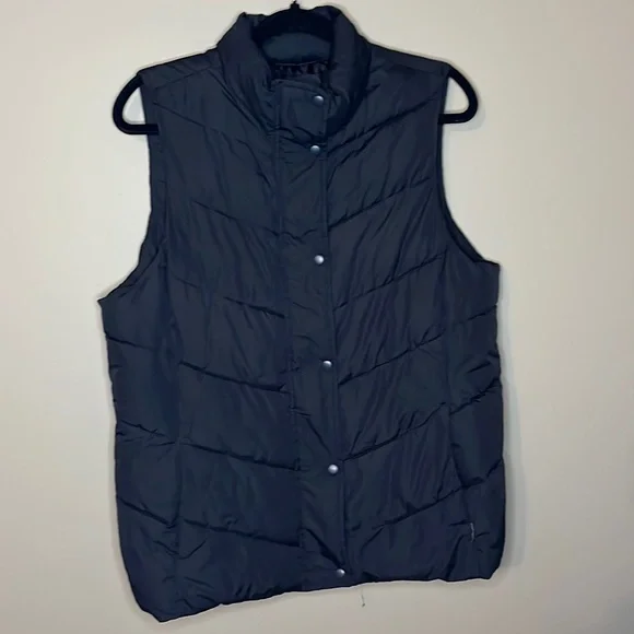 Black Vest - Picture 1 of 3